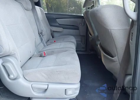 2011 Honda Odyssey Ex z USA, uszkodzony, nr VIN 5FNRL5H49BB003955